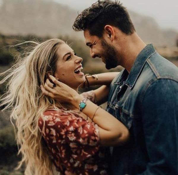 ژست عکس دونفره اسپرت عاشقانه