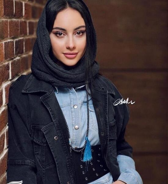 عکس ترلان پروانه در گربه سیاه