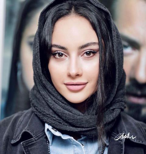 عکس ترلان پروانه در گربه سیاه