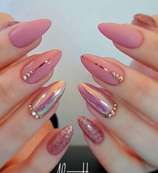 عکس کاشت ناخن دخترانه صورتی