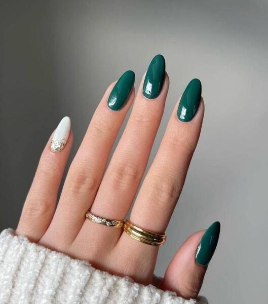 عکس کاشت ناخن دخترانه صورتی