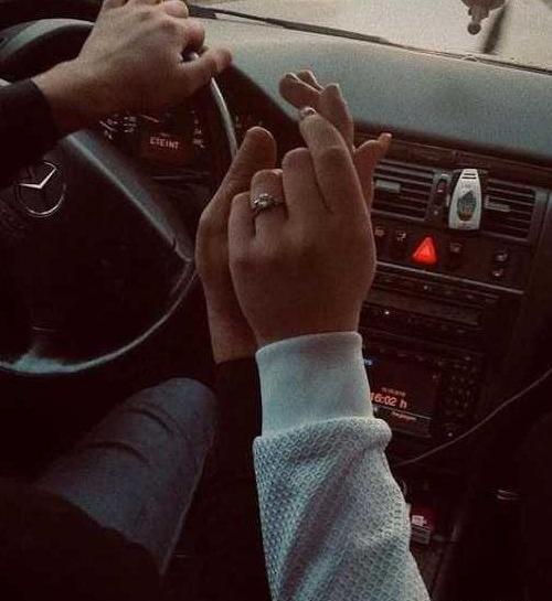 عکس دست دونفره تو ماشین پراید