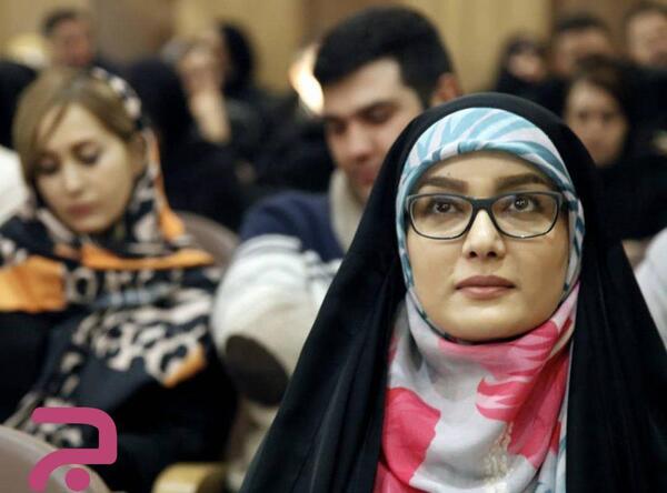 عکس مجری زن عطسه