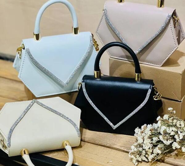 عکس کیف دخترانه زرد