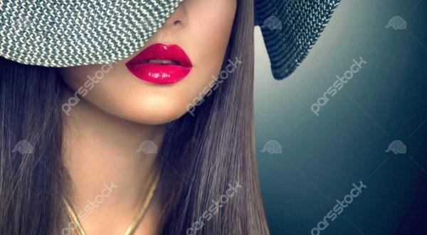 عکس دختر کلاه پشمی