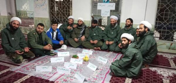 عکس آقا و شهید سلیمانی