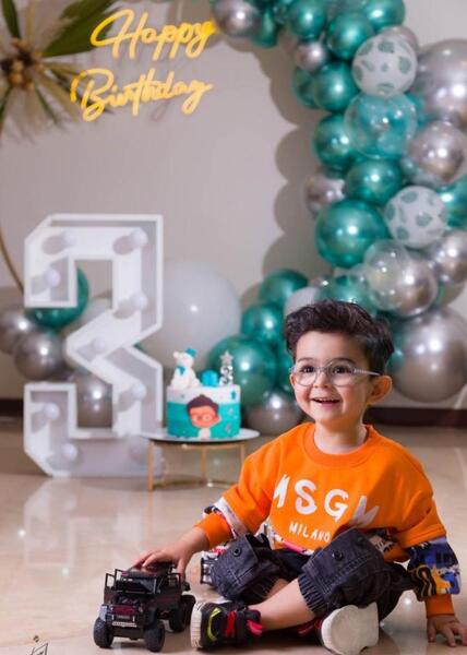 عکس آیفون ۱۲ خالی