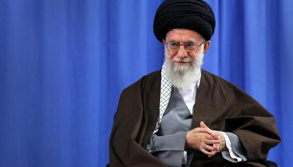 عکس رهبر نیروی انتظامی