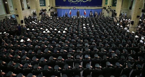 عکس رهبر نیروی انتظامی