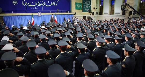 عکس رهبر نیروی انتظامی