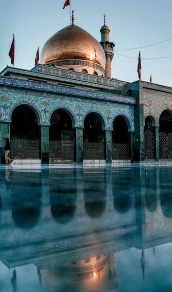 عکس حاج قاسم در حرم حضرت زینب