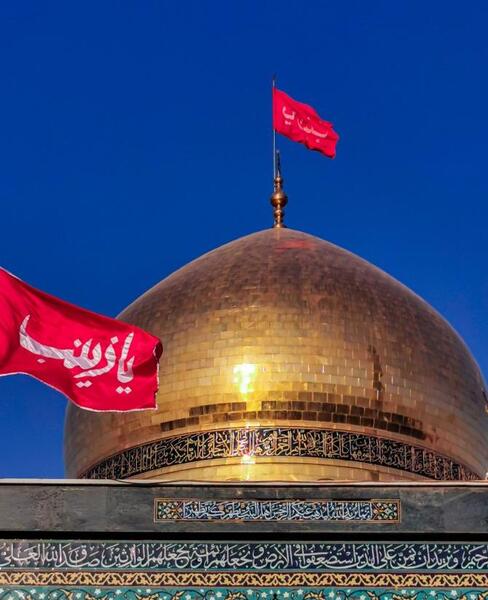 عکس حاج قاسم در حرم حضرت زینب