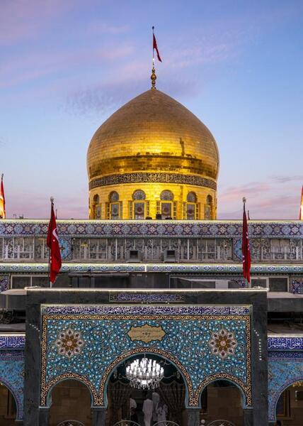 عکس حاج قاسم در حرم حضرت زینب