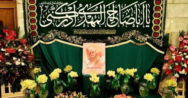 عکس حاج قاسم در حرم حضرت زینب