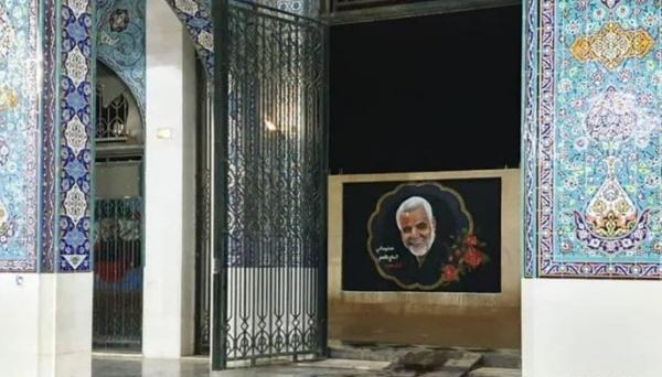 عکس حاج قاسم در حرم حضرت زینب