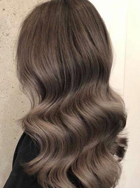 عکس رنگ مو دودی نسکافه ای