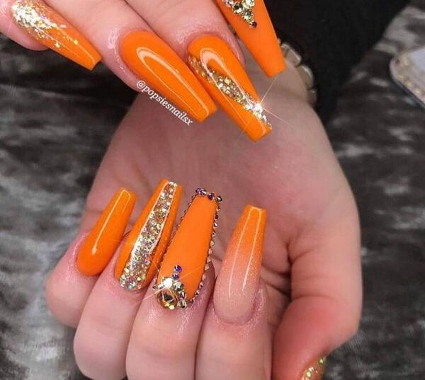 عکس طراحی ناخن لاکچری