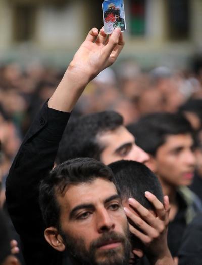 عکس غمگین رهبری