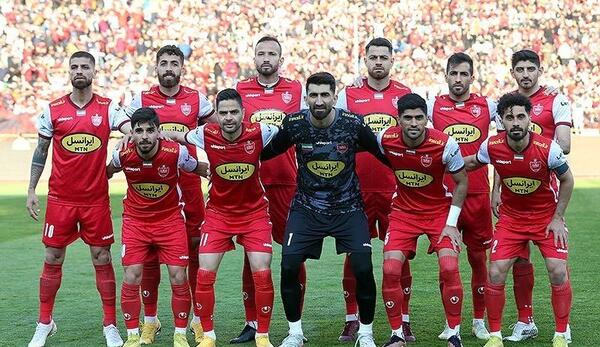 عکس پوریا پورسرخ در ورزشگاه آزادی