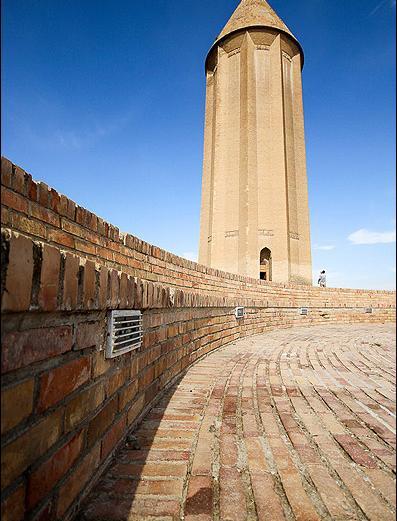 عکس برج قابوس گنبد