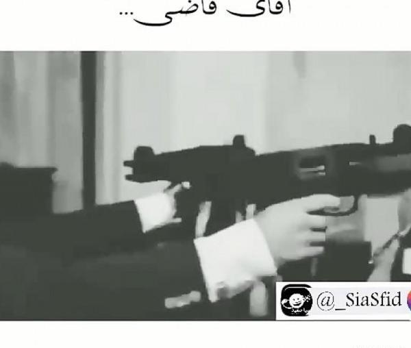 عکس حاج قاسم با تفنگ