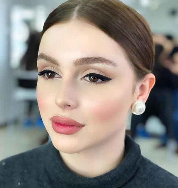 عکس چشم های پف دار