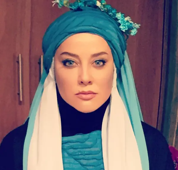 عکس آشا محرابی و پدر و مادرش