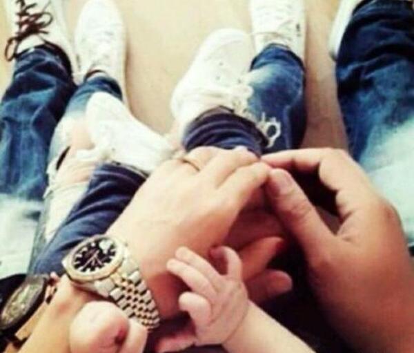 عکس پروفایل خوشبختی یعنی من و تو پسرمون