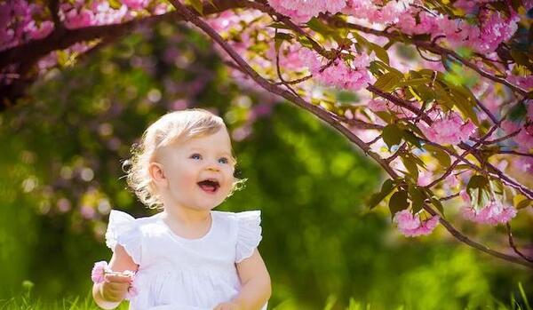 ژست عکس تولد غمگین