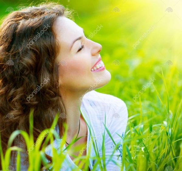 عکس زن در طبیعت