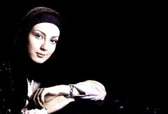 عکس پای حدیث میرامینی