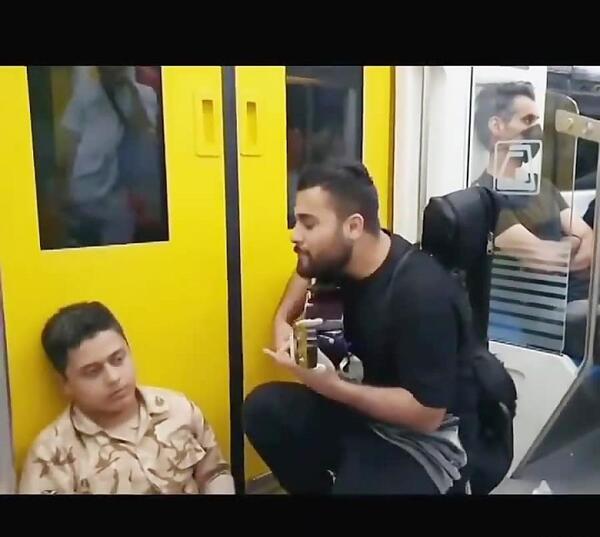 عکس حاج قاسم در آغوش رهبر