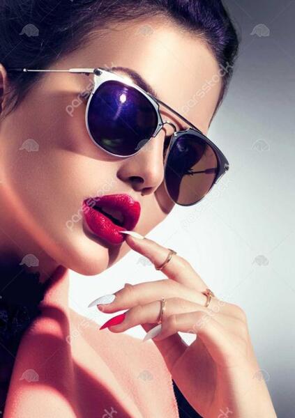 عکس دختر فیک با عینک