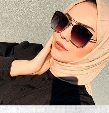 عکس دختر فیک با عینک