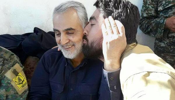 عکس حاج قاسم در جبهه