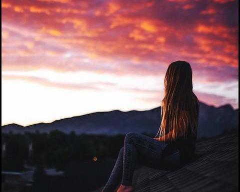عکس پروفایل دخترونه غمگین از پشت سر