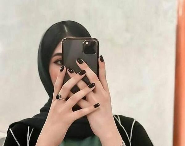 عکس دختر بلوچ با گوشی ایفون