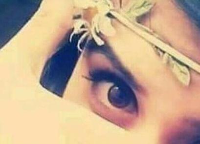 عکس دختر بلوچ با گوشی ایفون