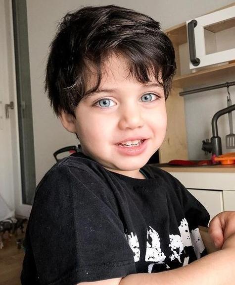 عکس پسر کوچولو چشم مشکی