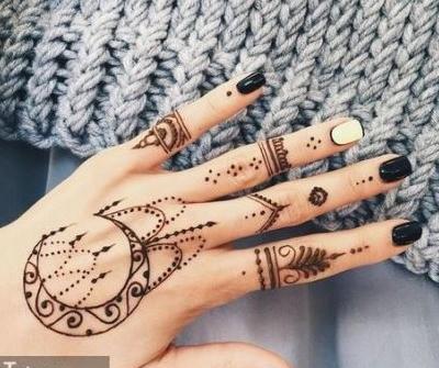 عکس رنگ حنا روی ناخن