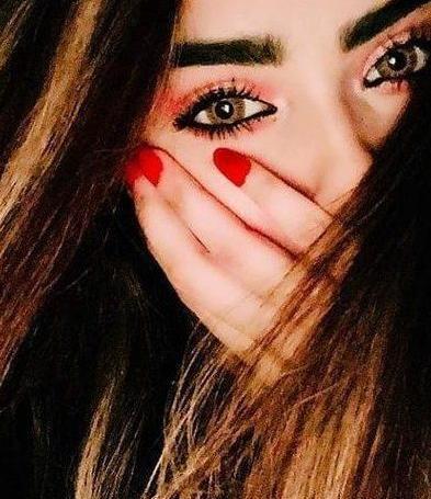 ژست عکس سلفی تکی