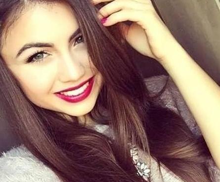 ژست عکس سلفی تکی