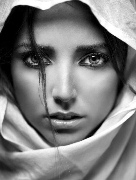 ژست عکس سلفی تکی