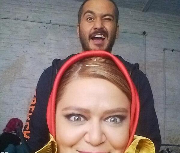 ژست عکس سلفی تکی