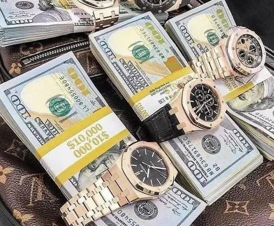 عکس شیشه دلار