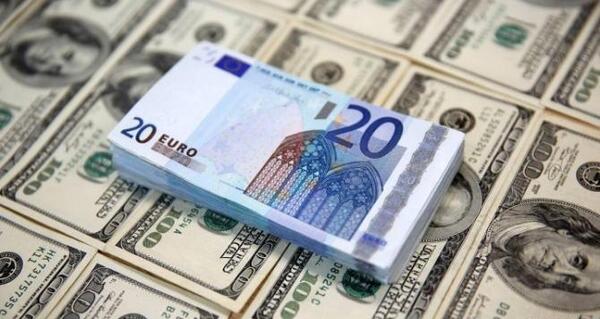 عکس از دلار و یورو