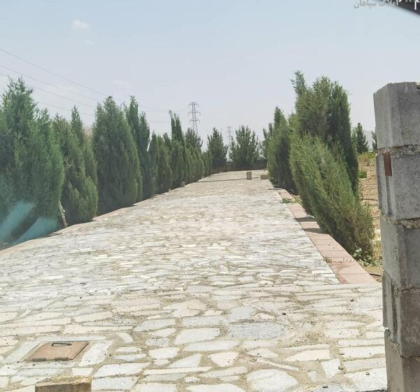 عکس زمین چهار دیواری