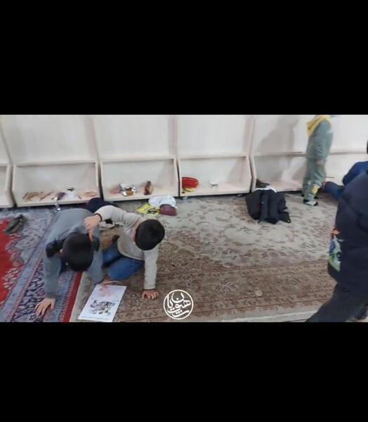 عکس حاج قاسم موقع نماز