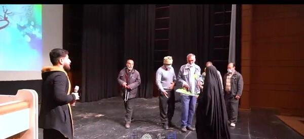 عکس حاج قاسم موقع نماز