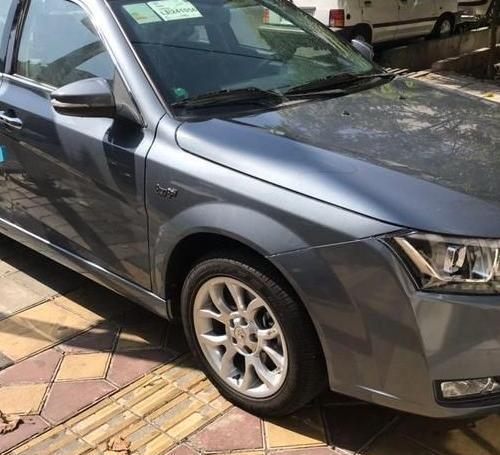 عکس دنا پلاس خاکستری متالیک